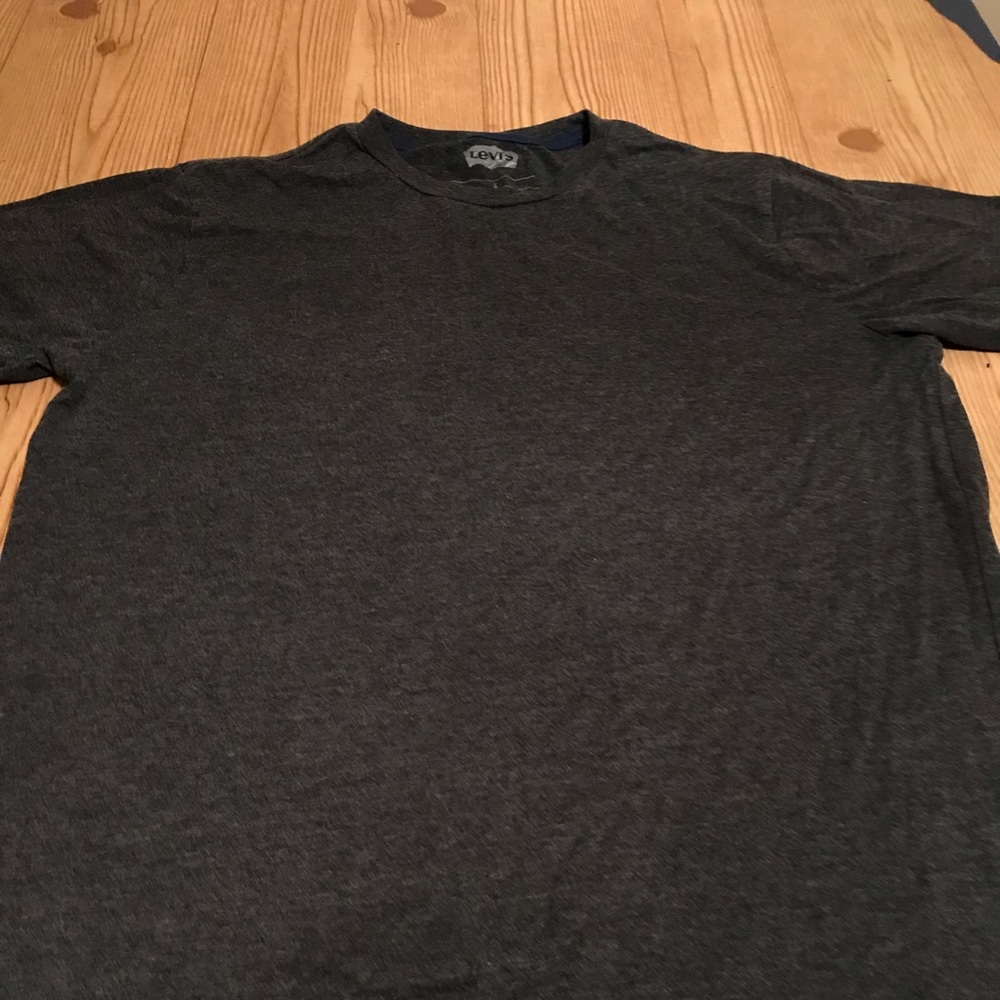 Levi’s T shirt